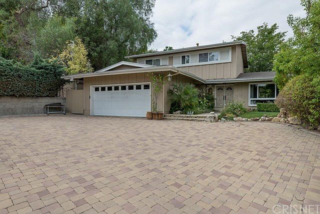 1st image of 22698 Crespi St