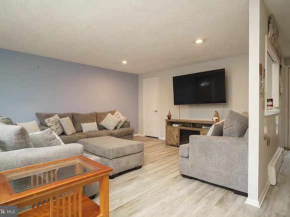 3rd image of 11106 Waldemire Dr