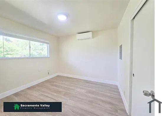 4261 Sweetwater Ave #3 — Photo 6