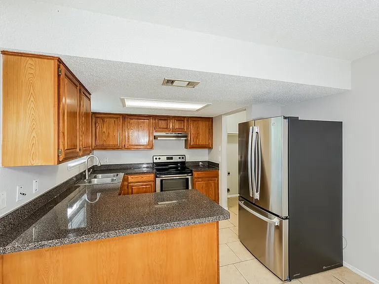 1104 Havenbrook Dr — Photo 7