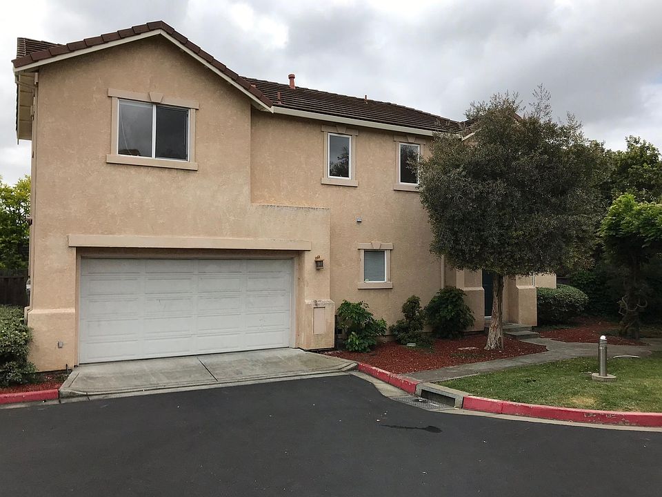 1st image of 525 Saint Anton Way