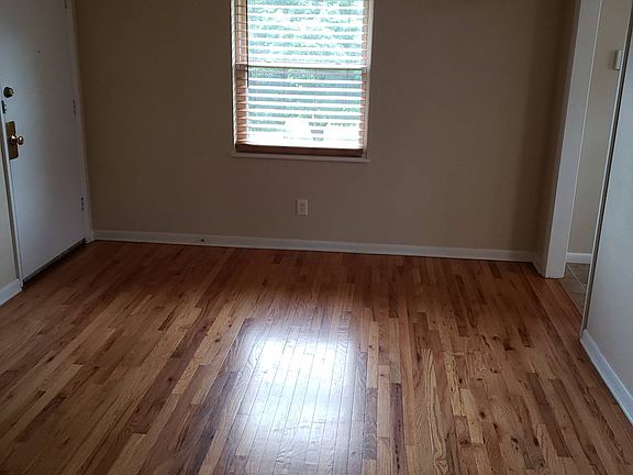 3rd image of 2921 Cannons Ln APT 3