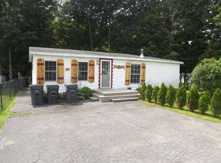 27 Arbor Ave, Mechanicville, NY 12118