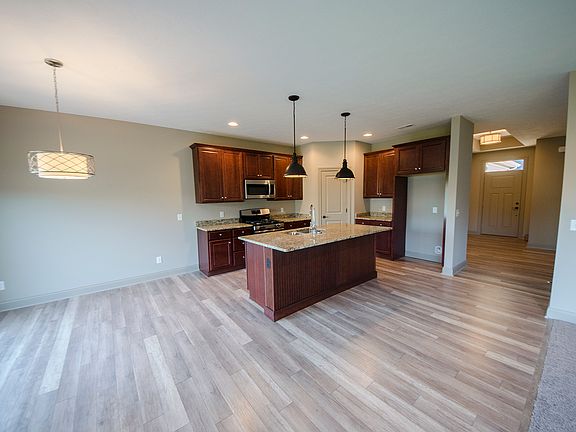 4th image of 1421 Bourdeaux Way