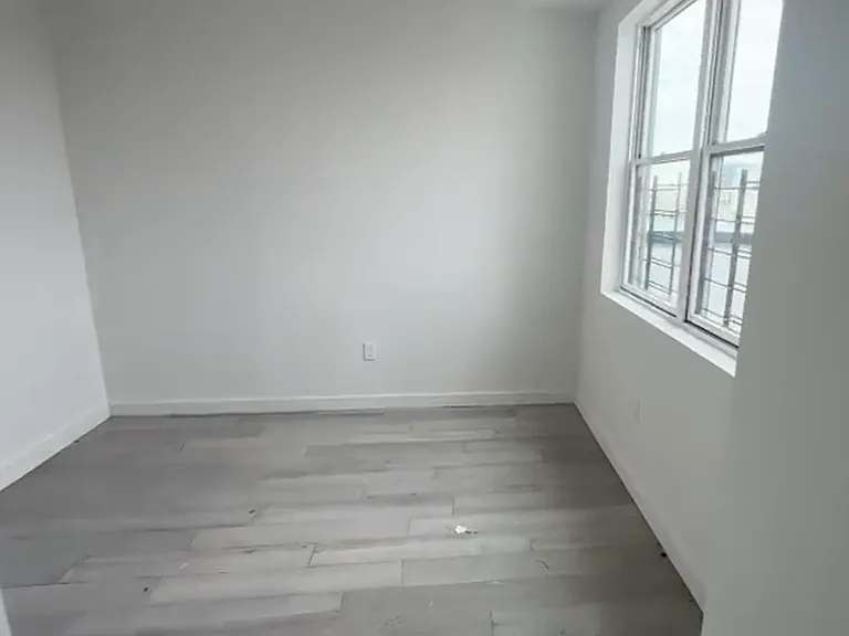 2785 Webb Ave #5A — Photo 2