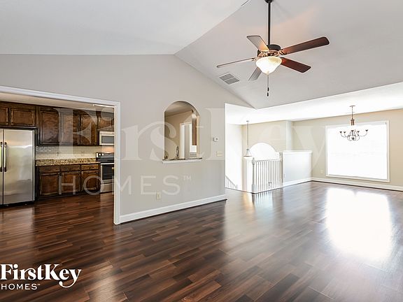 3rd image of 1417 Greenridge Way