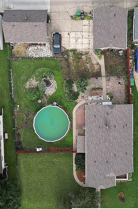 1st image of 4540 S 41st St