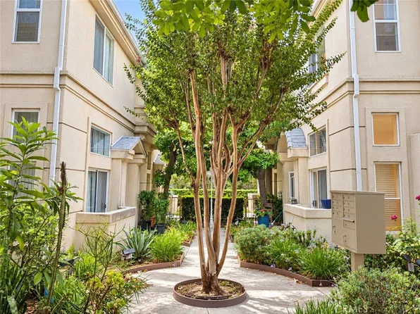 15756 Devonshire St, Granada Hills, CA 91344