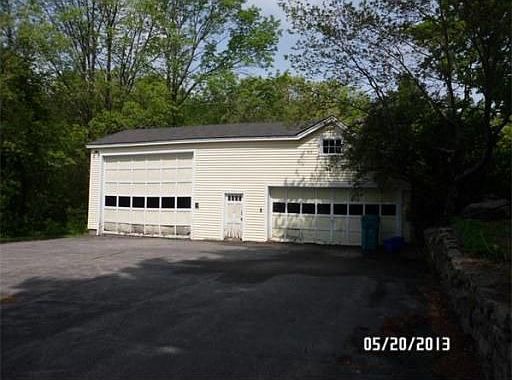 2nd image of 34 Hopkinton Rd