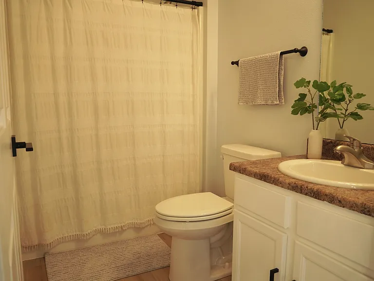 1805 SW White Birch Cir #13 — Photo 8