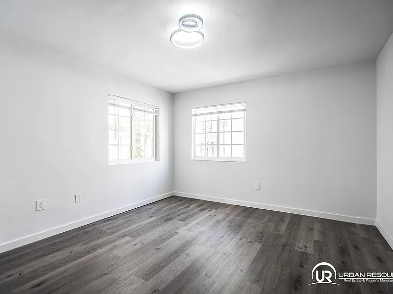 922 Pennsylvania Ave #206 — Photo 5
