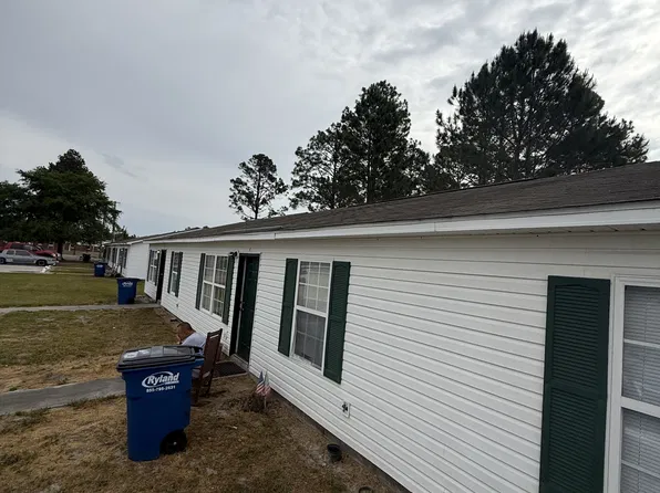 25 Janie Cir APT 7, Nahunta, GA 31553