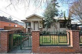 1st image of 413 E Poplar Ave