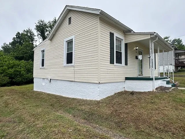 66 Carlson Ave — Photo 3