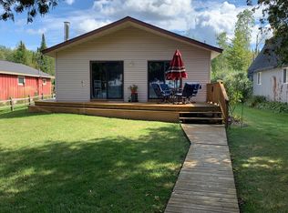 6995 E Birch Point Rd, Traverse City, MI 49684