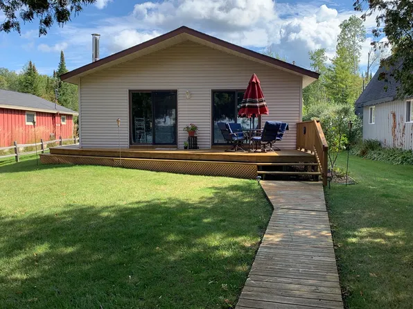 6995 E Birch Point Rd, Traverse City, MI 49684