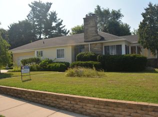 36 Emmett St E, Battle Creek, MI 49017