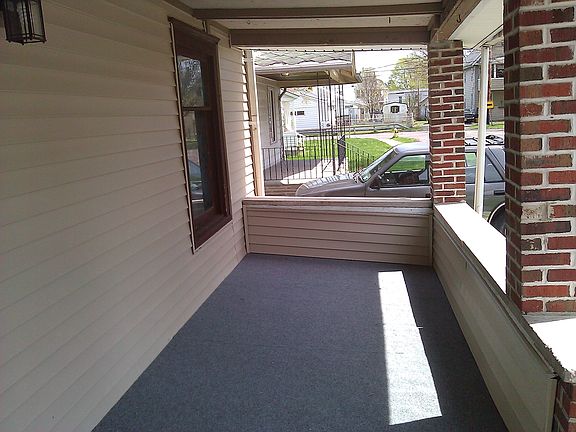 2nd image of 537 Central St #3BR