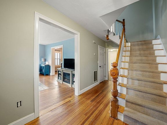 4th image of 19-21 Hoyle St