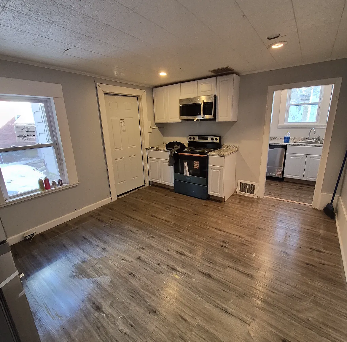 3 bed, $1,550 — Photo 1