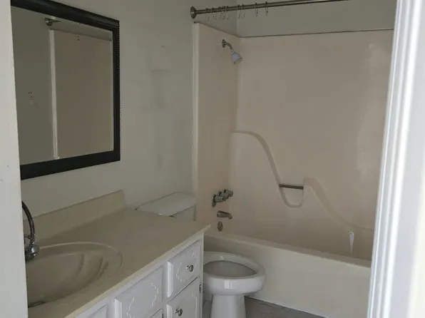 201 Regency Ave #C, Victoria, TX 77904