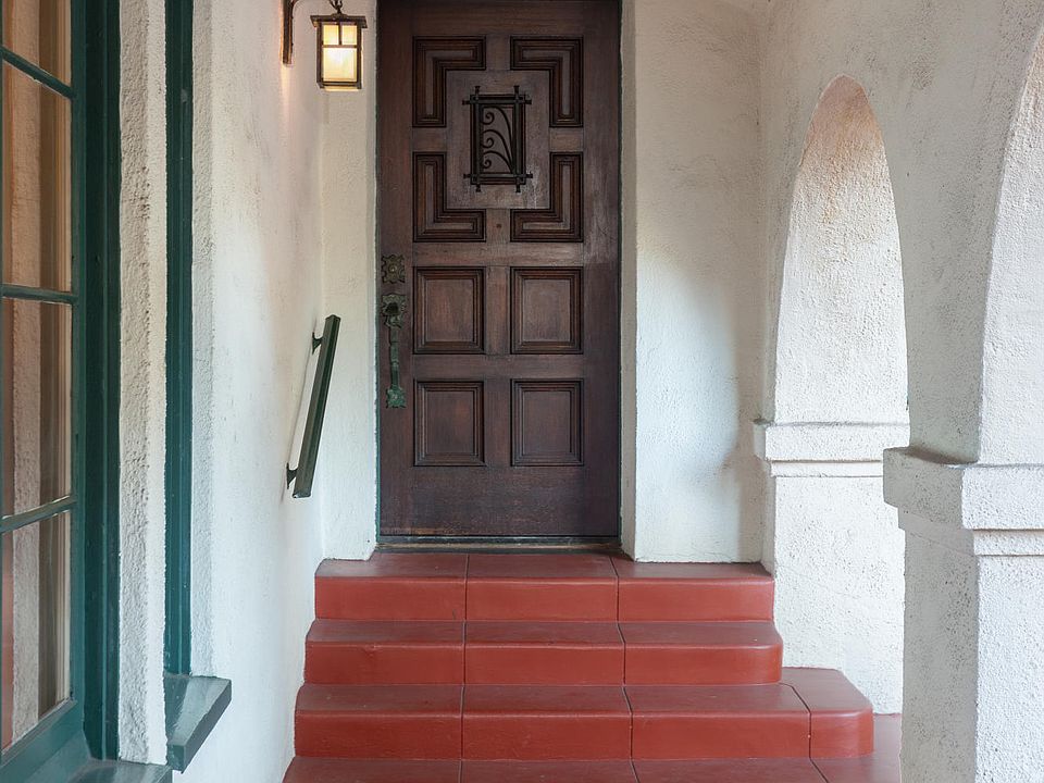 1st image of 421 S Highland Ave