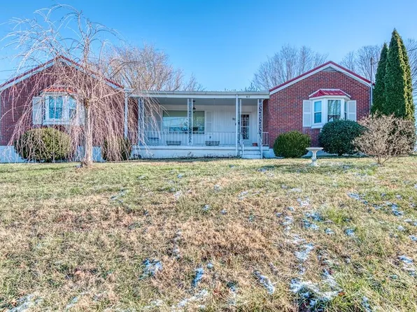 817 Scott St, Marion, VA 24354