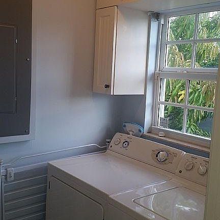 4th image of 321 Oleander Dr