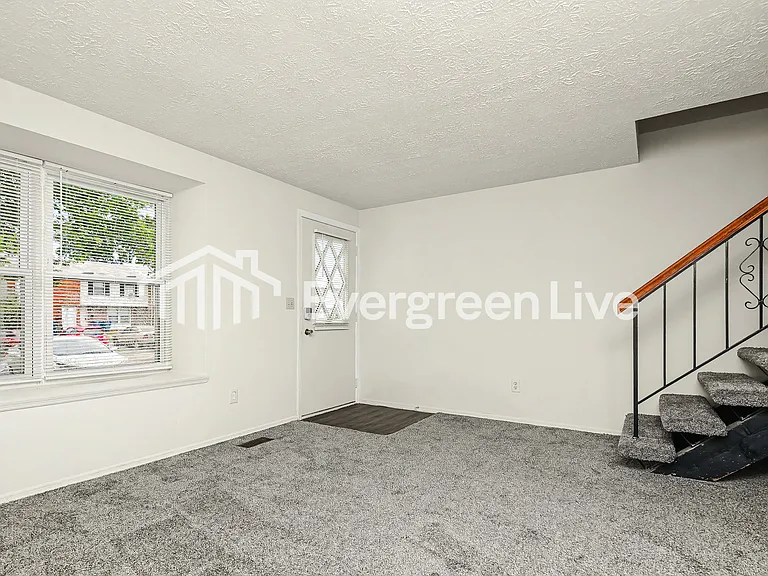 7751 Mount Hood Dr — Photo 4