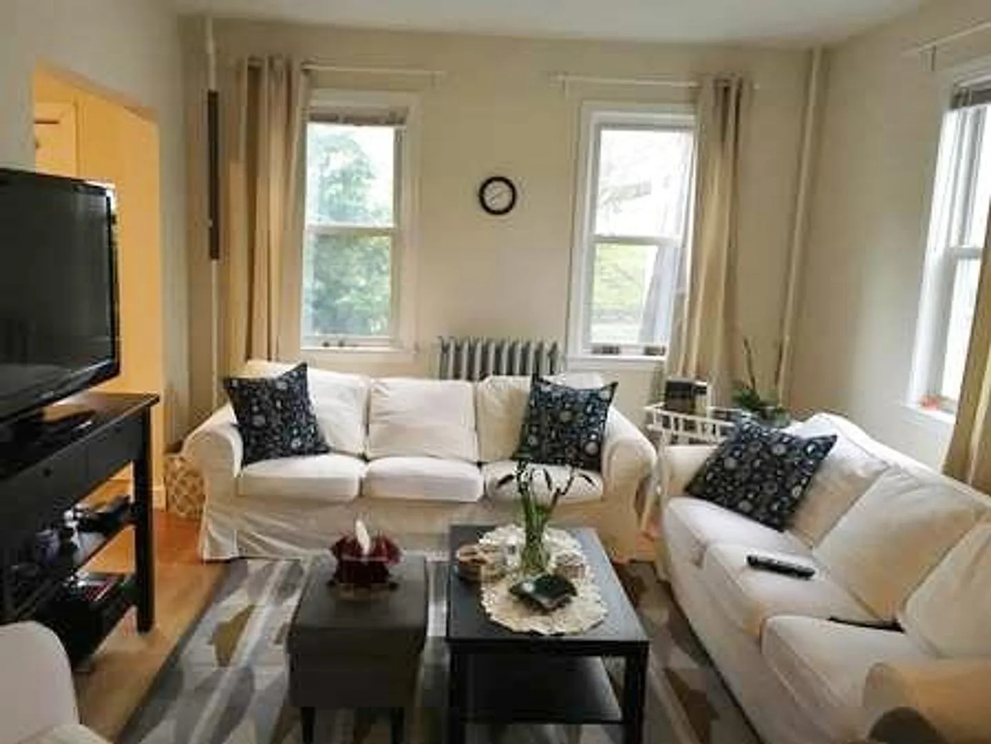 10 Frances St — Photo 1