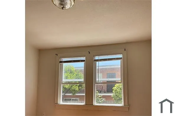 3228 Davis St photo 1