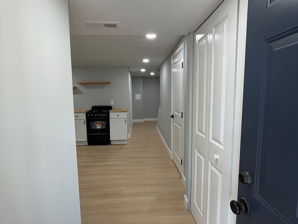 1st image of 145 Wilmington Pl SE
