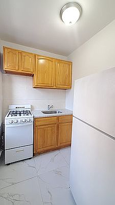 3rd image of 413 E 158th St APT 3F