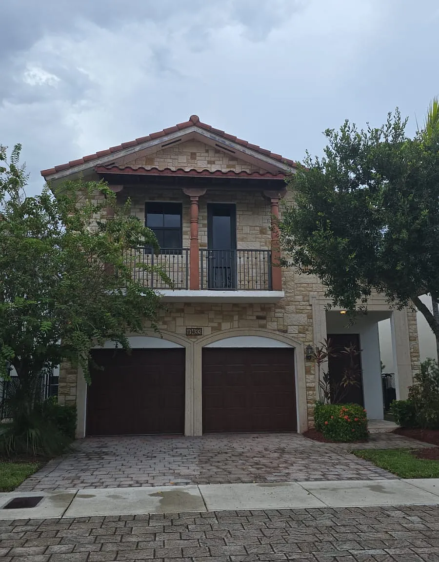 5 bed, 1500 sqft, $6,500 — Photo 1