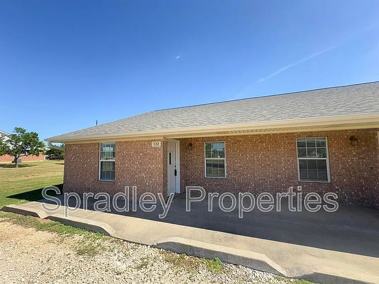 132 Lacey Lou Ln — Photo 2