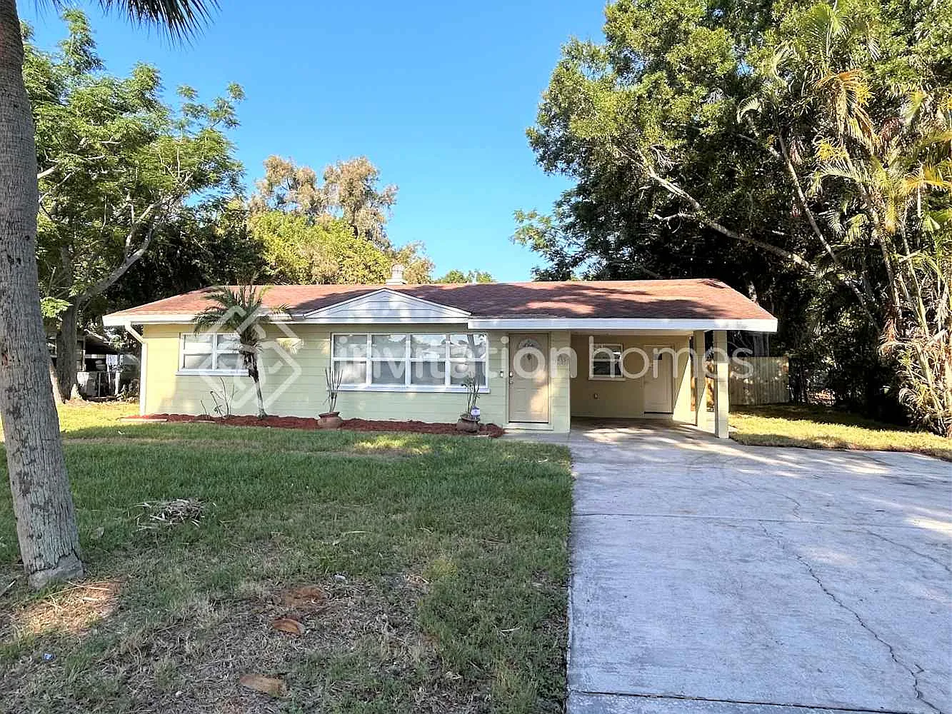 2033 Dodge Ave Sarasota, FL 34234 — Photo 1