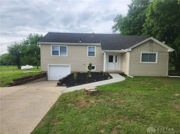 8061 Manning Rd, Germantown, OH 45327