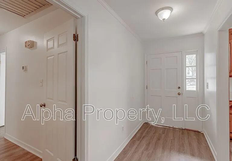 106 Steeplechase Ct — Photo 2