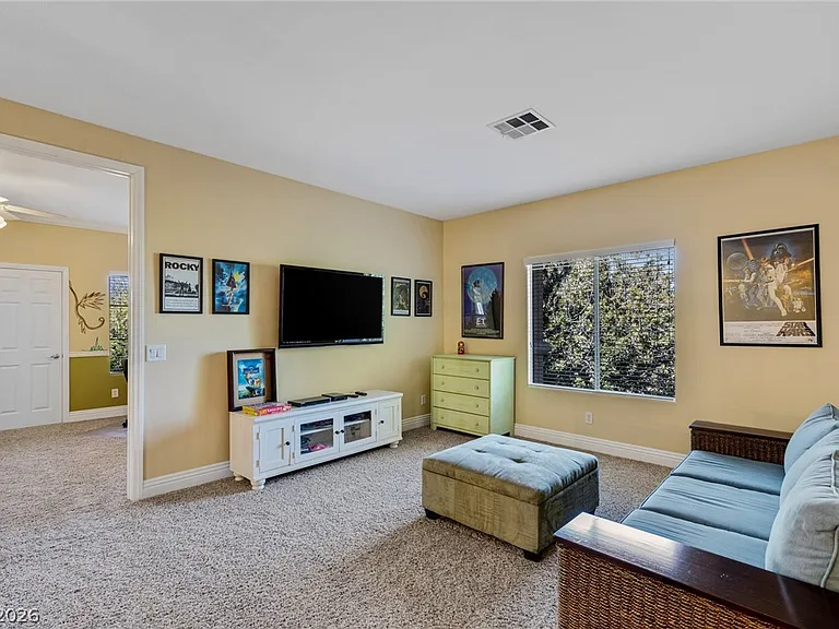 724 Pinnacle Heights Ln — Photo 29