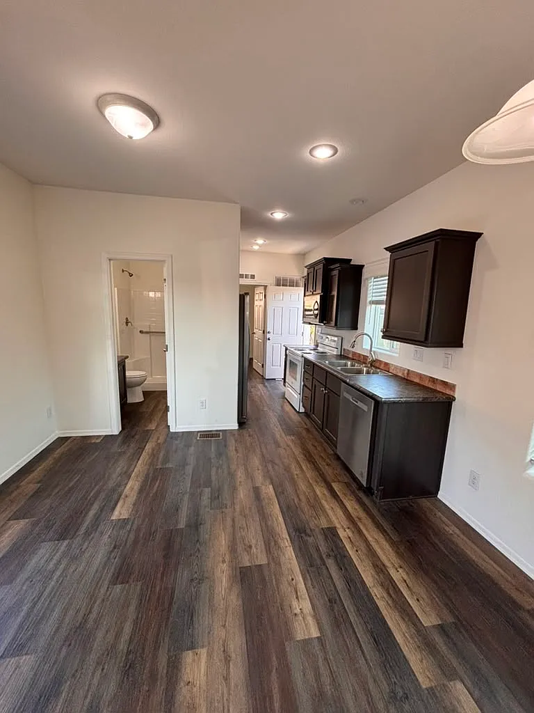 2 bed, 1086 sqft, $2,500 — Photo 2