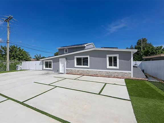 5th image of 3811 SW 47th Ave
