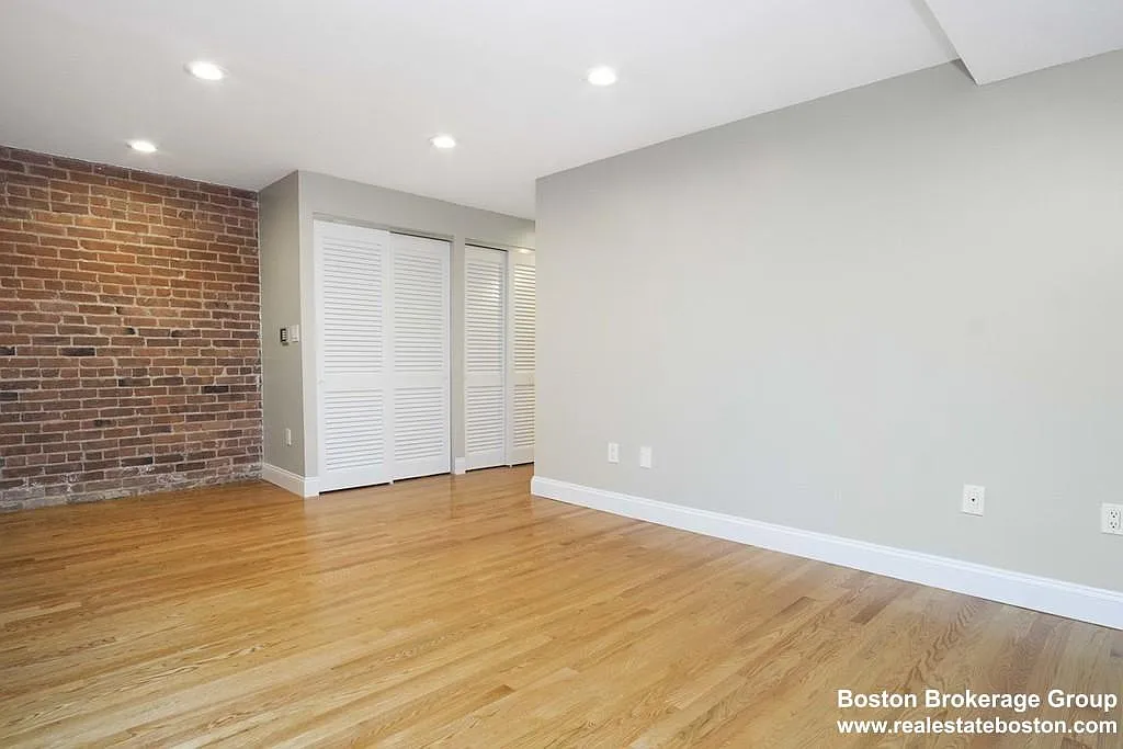 95 Gainsborough St — Photo 4