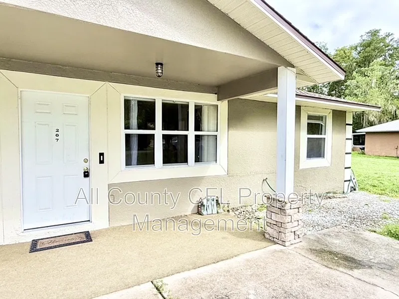 3 bed, 2.0 bath, 1172 sqft, $1,695 — Photo 3