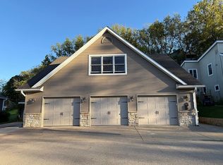 210 3rd St, Galena, IL 61036