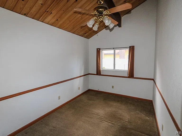 2084 8th Ln — Photo 12
