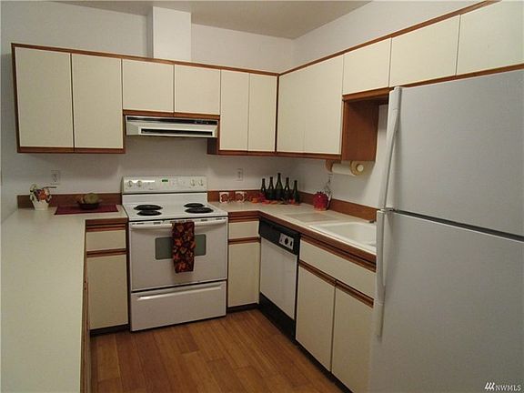 3rd image of 1600 E Mason Lake Dr E