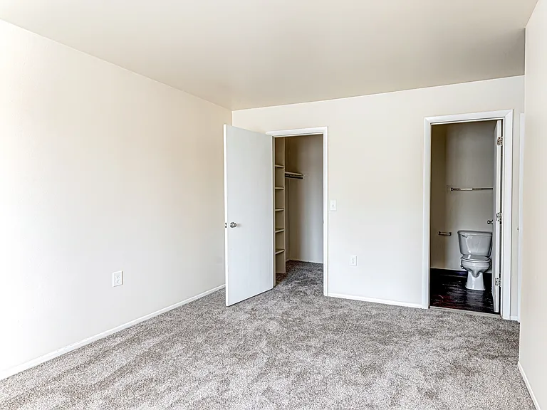 Regency Place Apartments — Photo 46