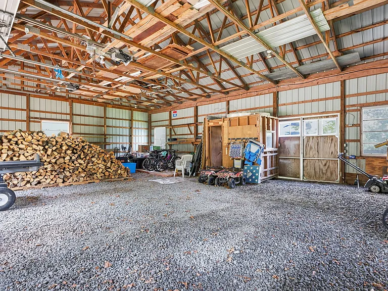 1682 Creek Rd — Photo 55