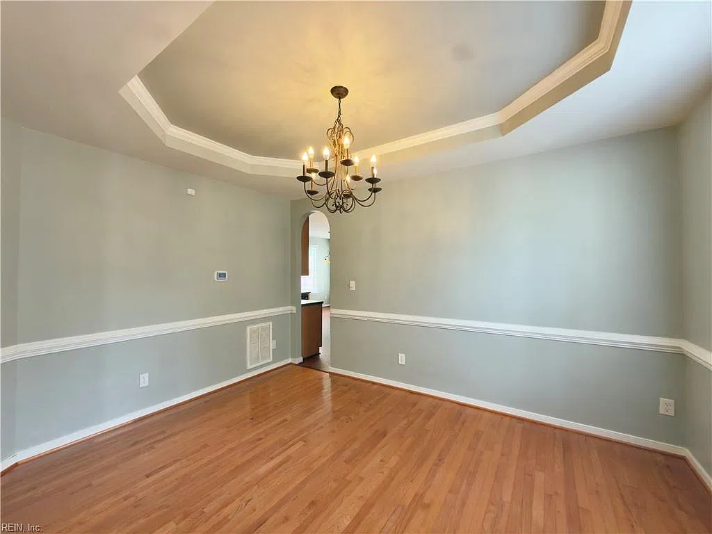 4 bed, 2.5 bath, 2870 sqft, $2,900 — Photo 4