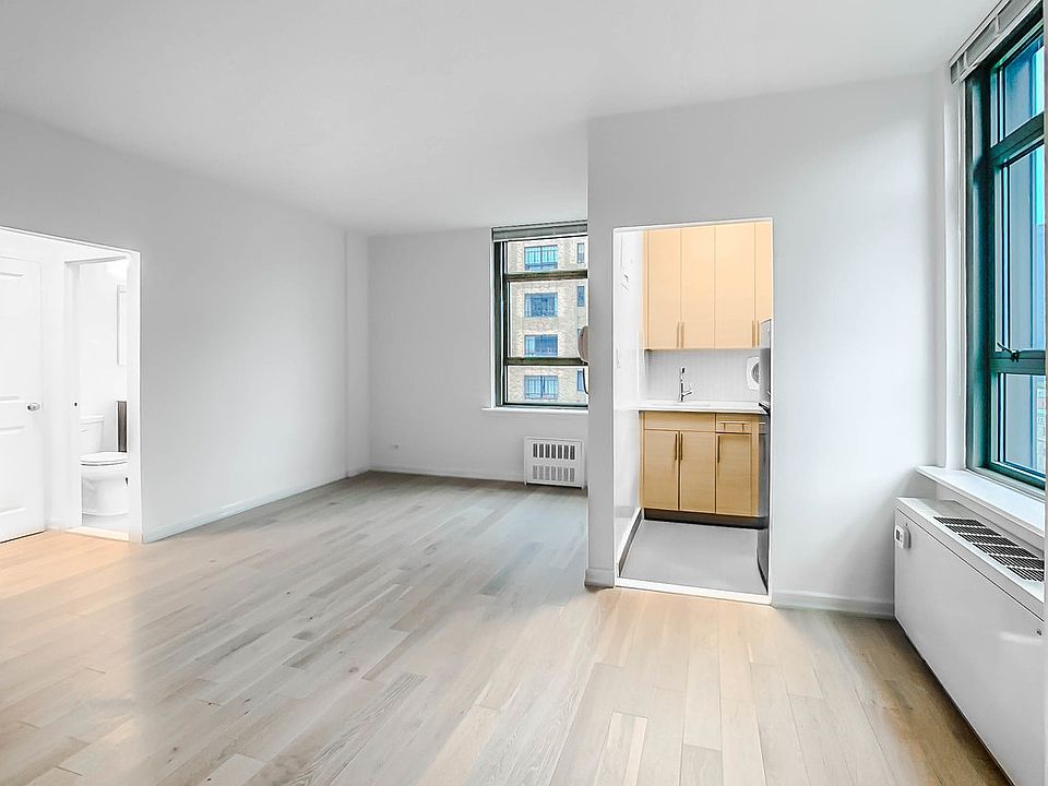 1st image of 4 Park Ave APT 18D